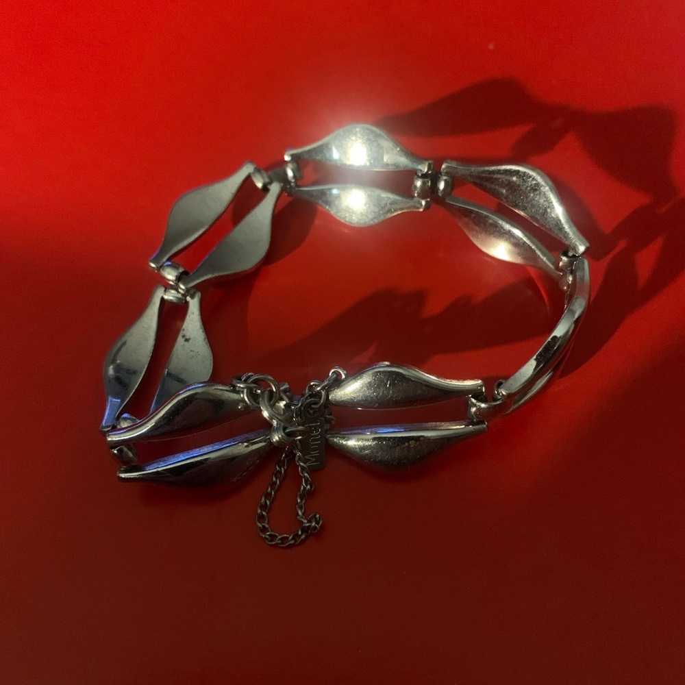MONET Silver Tone Heavy Link Bracelet  Size 7